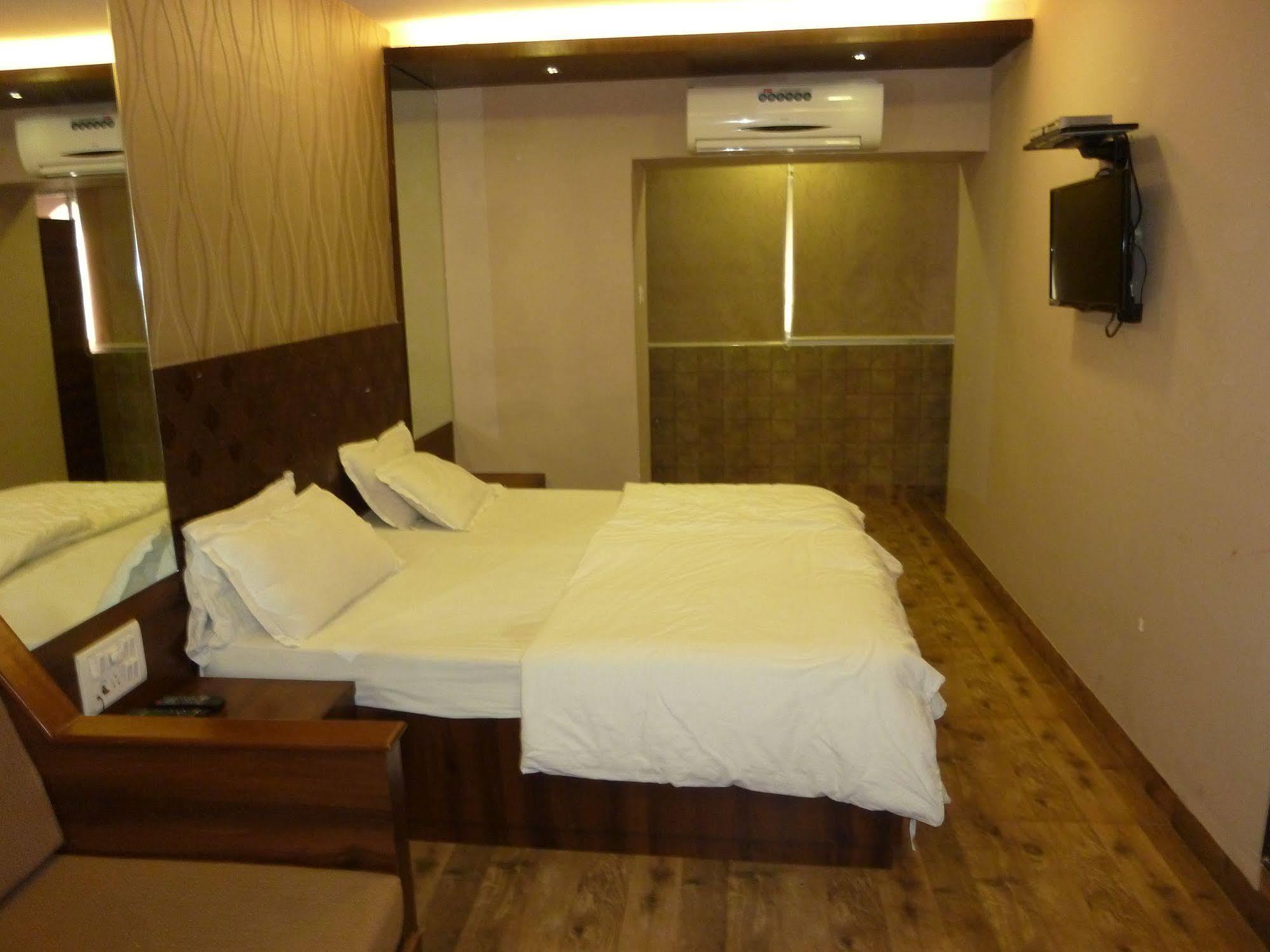 Hotel Regal Palace 뭄바이 외부 사진