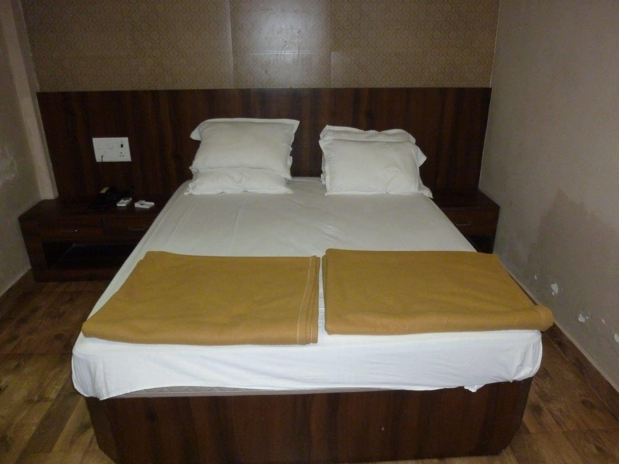 Hotel Regal Palace 뭄바이 외부 사진